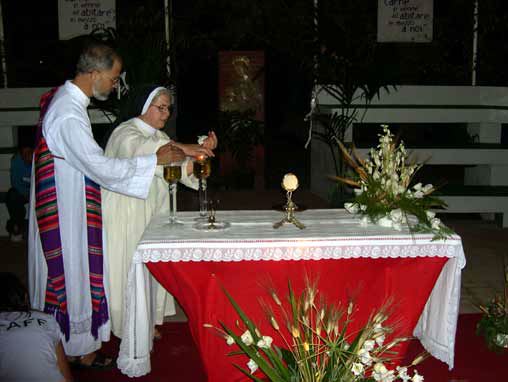 preparazione_altare.jpg